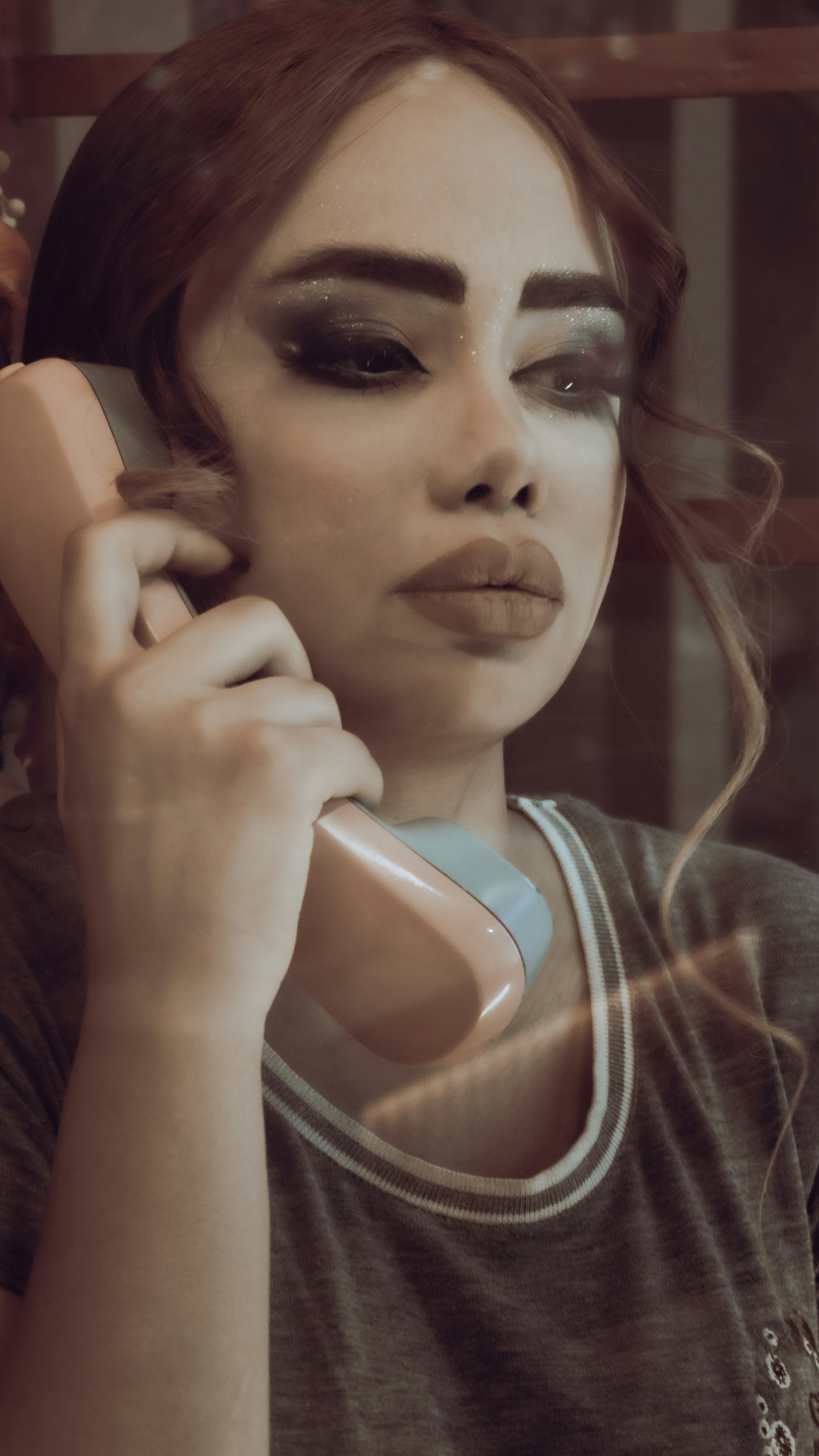 Bayanlarla Telefon Sohbeti [Ücretsiz Telefon Sohbet Hatları]