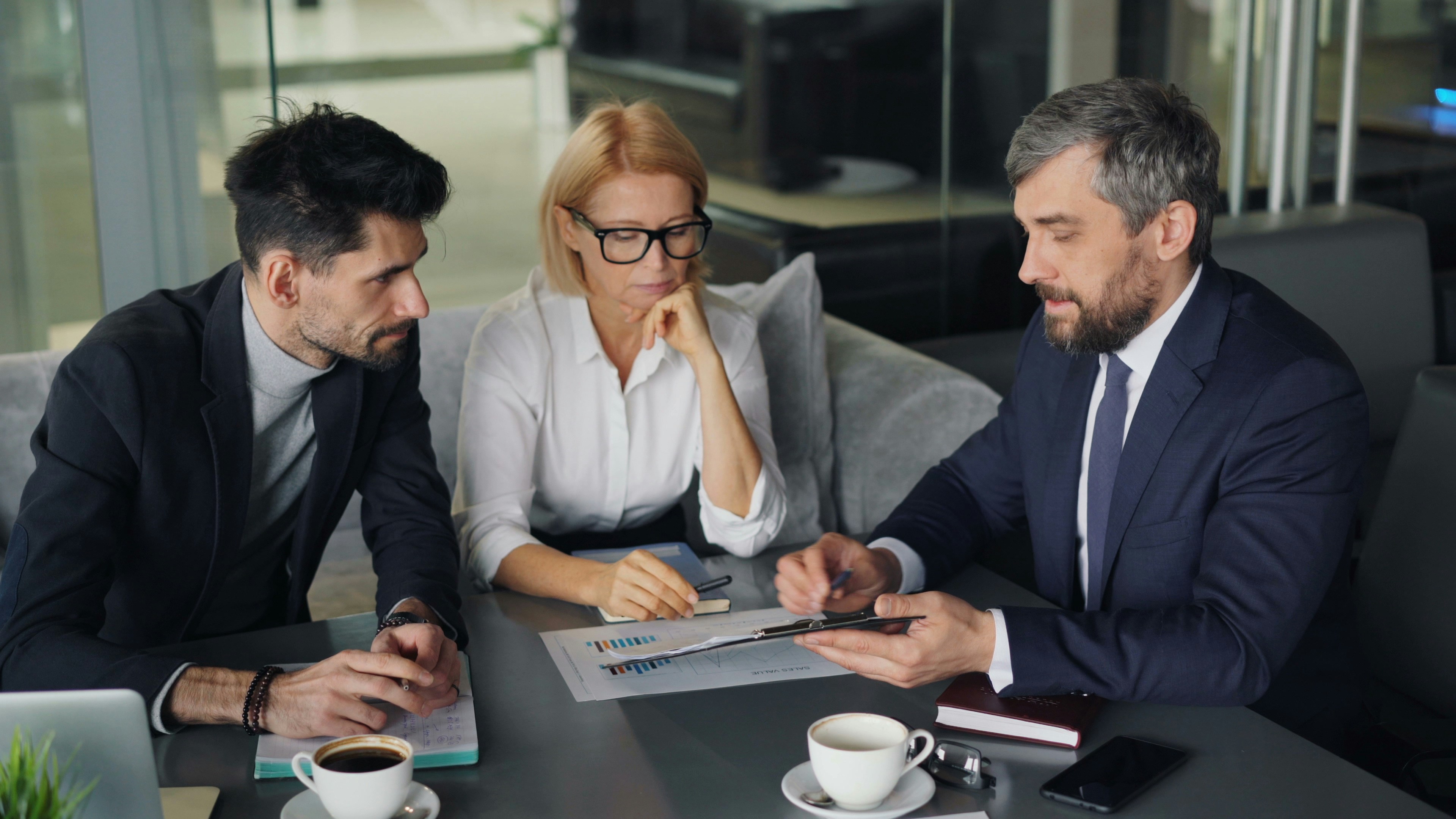 Top 10 Interview Questions for a Career Path and Progression for a Portfolio Manager in Finance & Accounting – USA