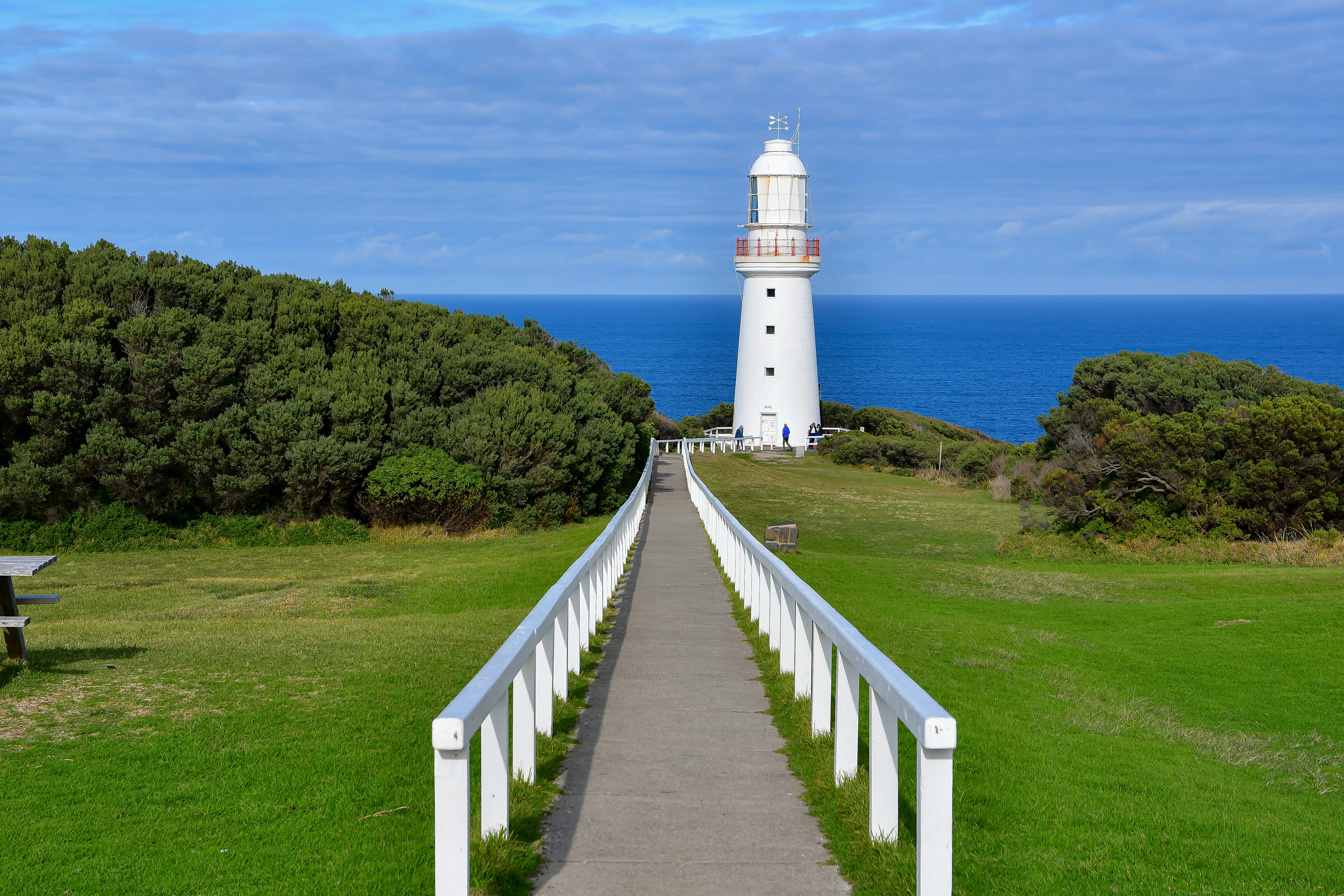 😱 設計師崩潰！這幾種NG裝潢，保證讓你家醜到哭！(附避雷指南)