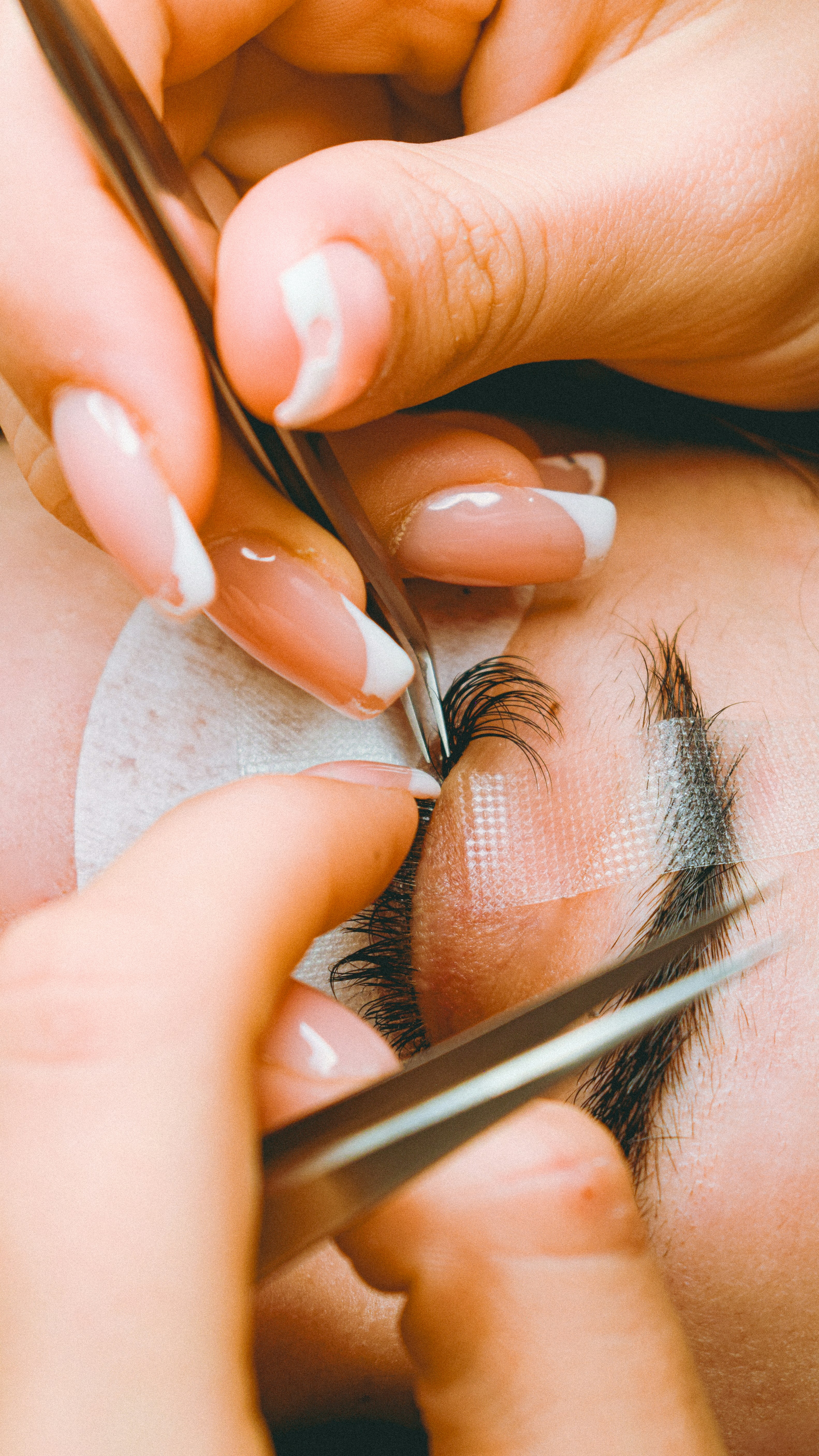 10 Things That Are Ruining Your Lashes Without You Knowing