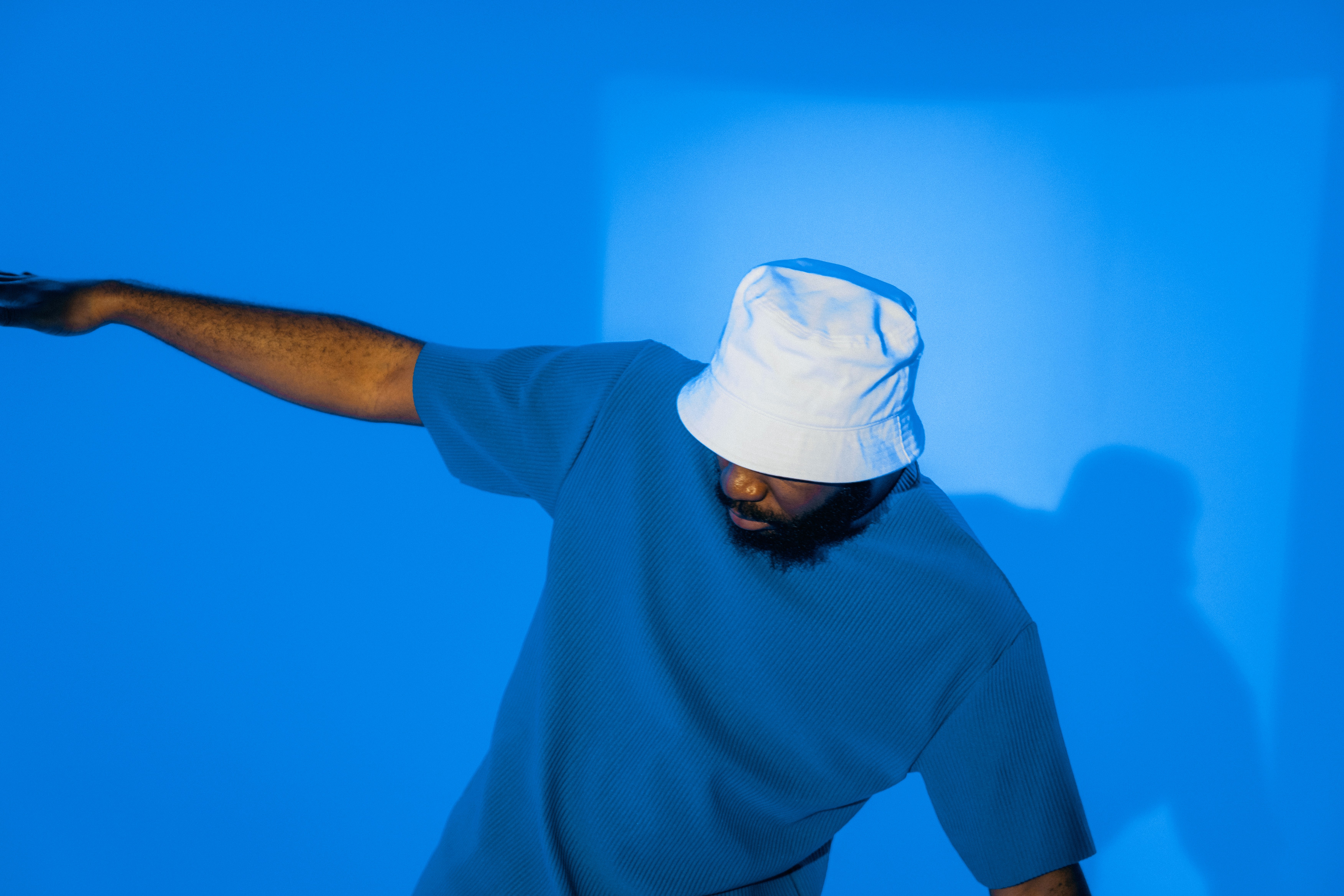 더위에 지친 몸을 위한 족욕: 시원한 휴식과 건강 증진의 비밀