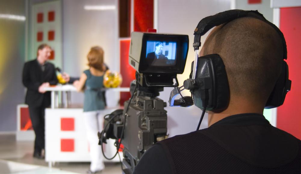 What is a Film Production Assistant? (with pictures) jpg (1000x578)