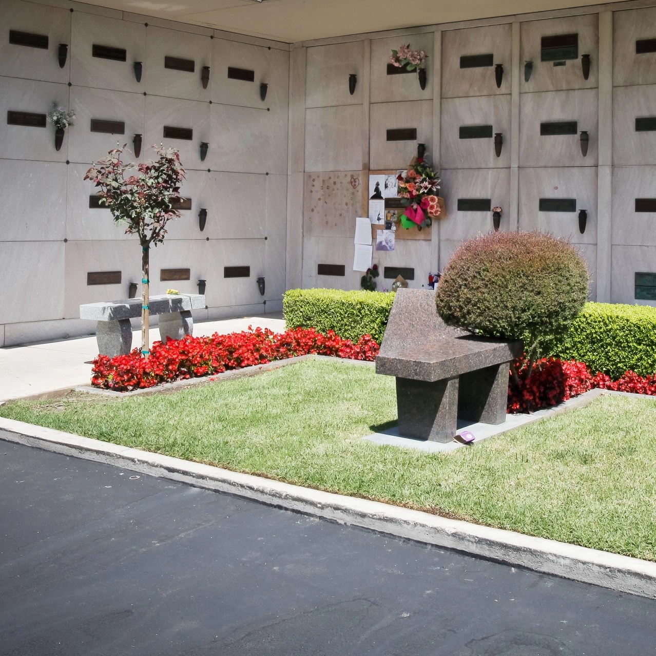 List 32+ Stock Photos is marilyn monroe buried in hollywood forever cemetery Stunning