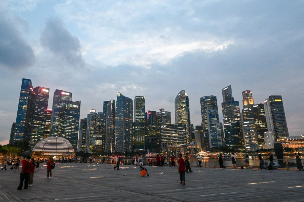Singapore Raises 2025 Growth Forecast as Third-Quarter GDP Beats Estimates