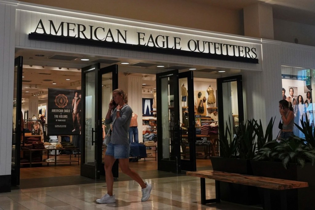 American Eagle Flags Falling Sales in Core Women’s Category