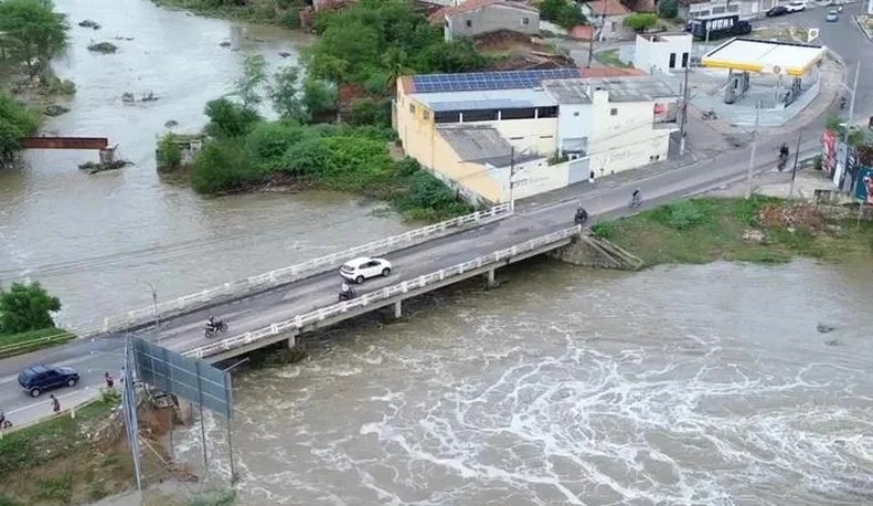 Prefeitura de Delmiro Gouveia declara situação de emergência após chuvas intensas na última semana