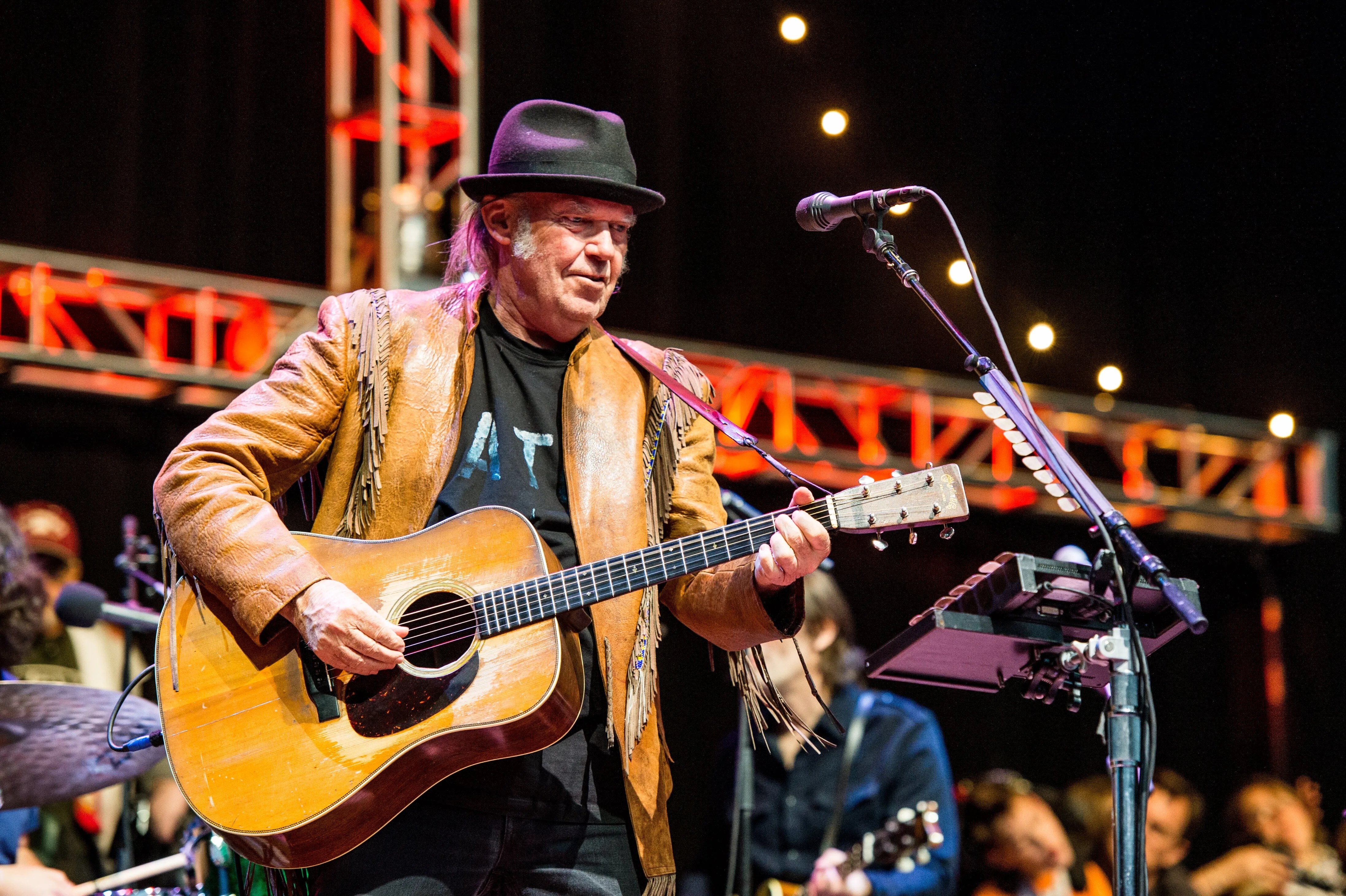 Neil Young Confirmed To Headline Glastonbury Just Days After Slamming Festival