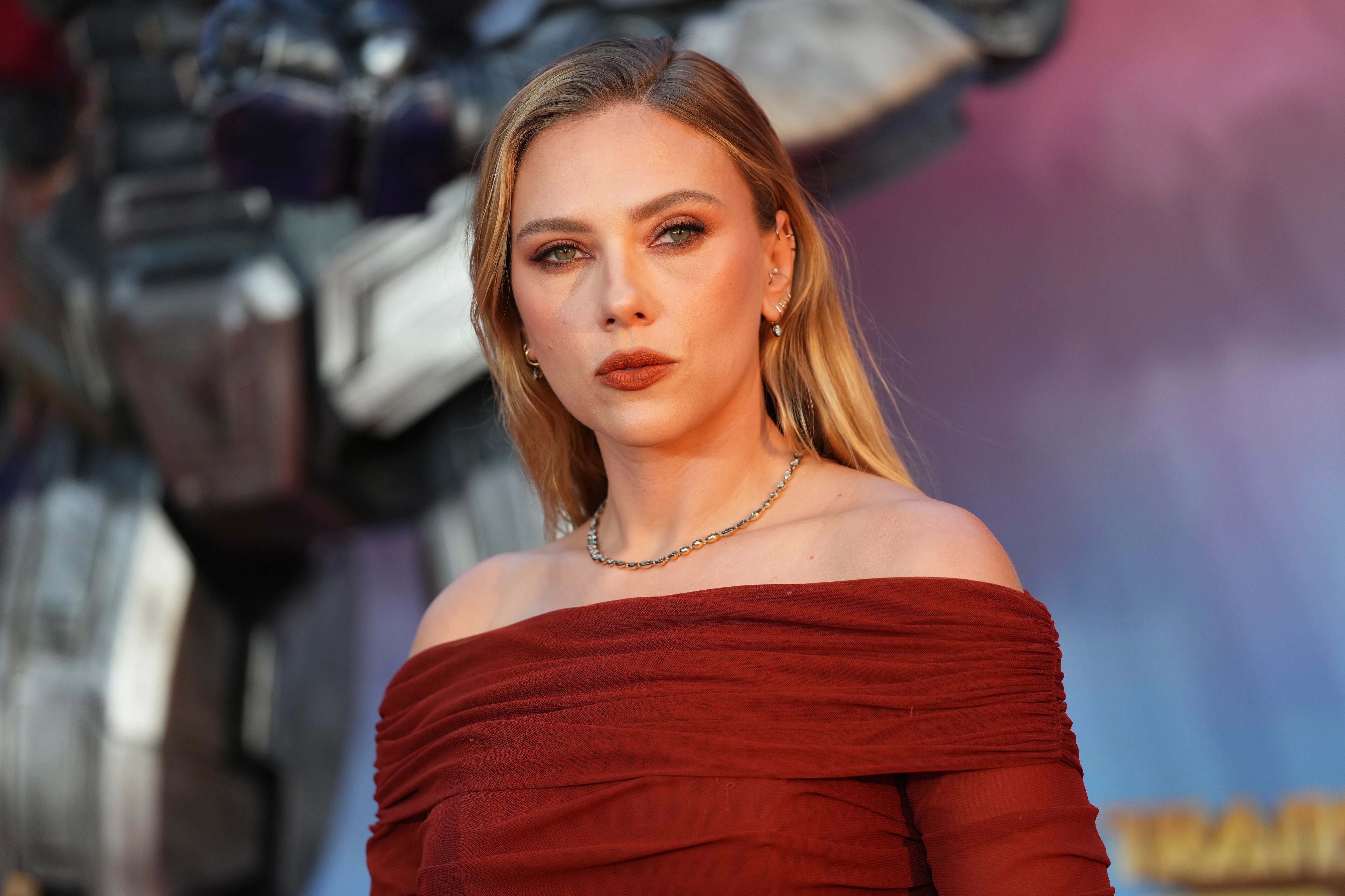 Scarlett Johansson Gets Honest About Why She Won't Take Photos With Fans In Public