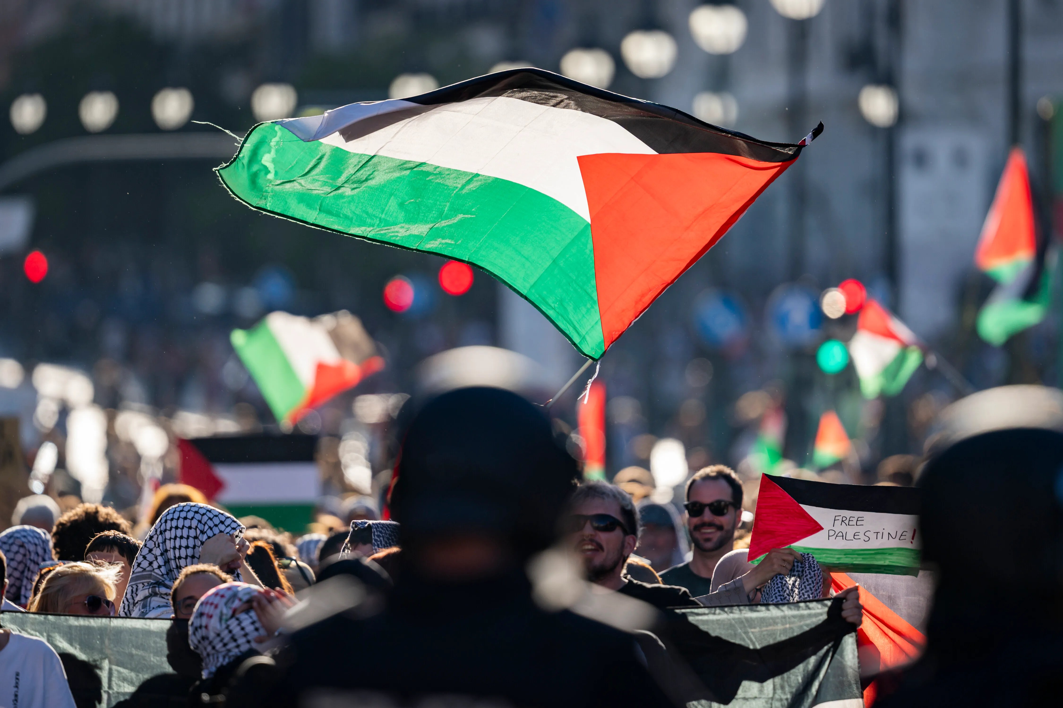 More Than 100,000 Joined Pro-Palestinian Protests In Madrid That Ended Spanish Vuelta