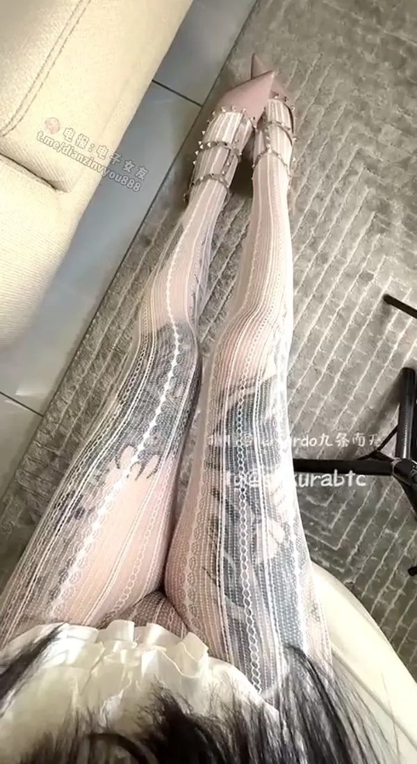 九条南无-3月30日会员群视频白色蕾丝丝袜华伦天奴高跟玩穴失禁8V1.89G