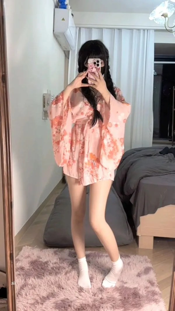抖音小乖(不要凶小乖）-福利黑丝玉足剧情演绎制服cos最终弹1.86G