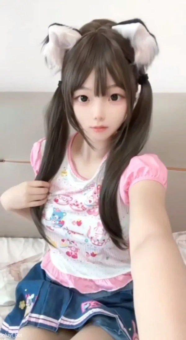 坏小狗（mmiao26737）-推特顶级双马尾萝莉600门槛视频[1V,170M]