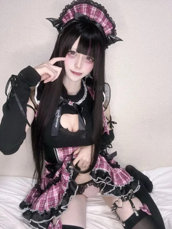魅琉玖@Nyanoeexxo0-高颜值地雷系萝莉身怀大奶2P3V1.13G