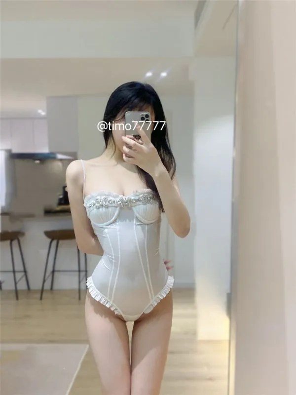 提莫(timo77777) – 白虎萝莉福利姬私拍福利 [44P13V333MB]