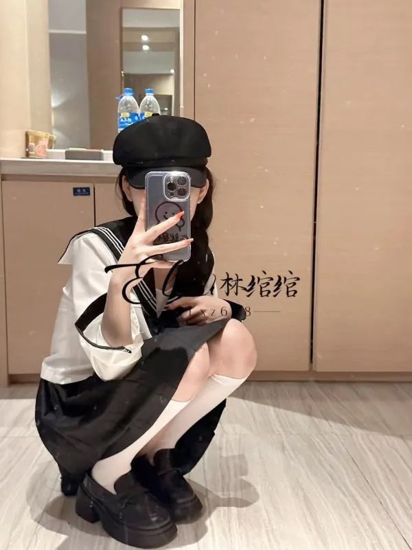 ELSA林绾绾-SVIP收费福利高挑气质丝袜制服女神在金主胯下不断被征服