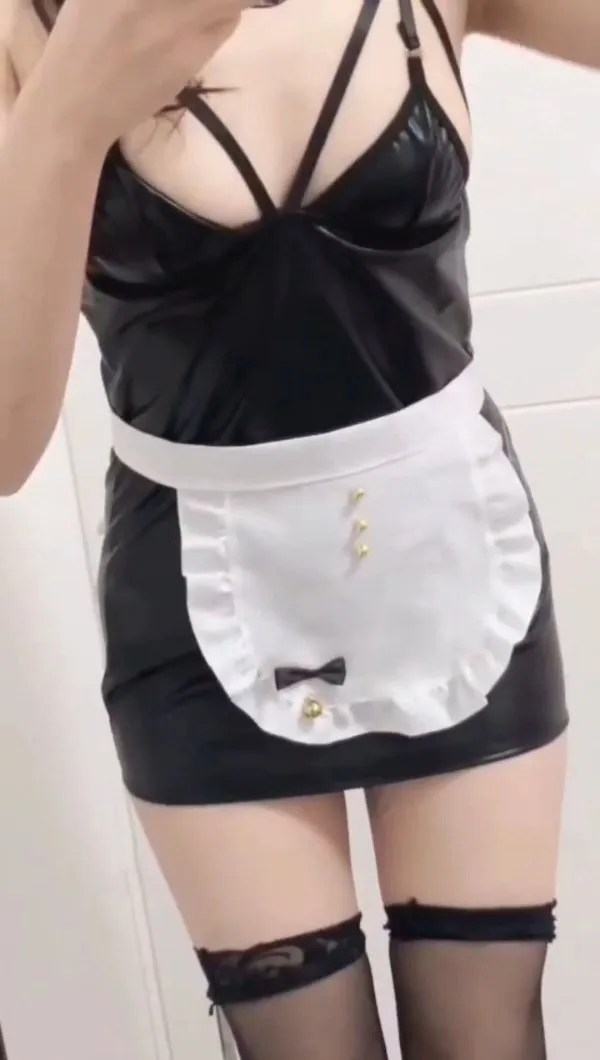 小涵酱 – Cos黑丝女仆自慰[36P2V726MB]