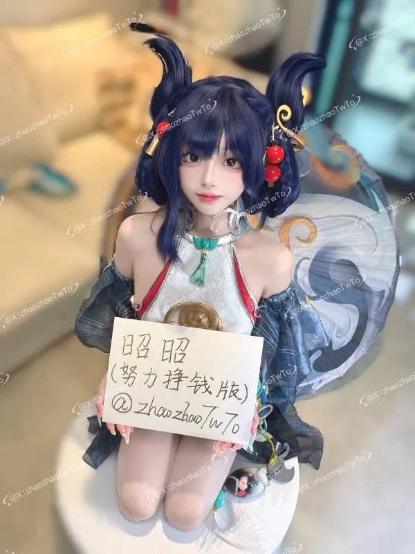 昭昭 – 新作8套稀缺资源Cos顶级萝莉合集456P51V1.4G