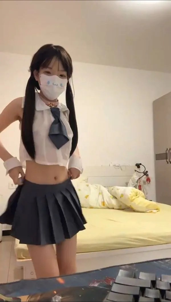 幼嫩@daiyouneng – 新作 12分钟 [2V941MB]