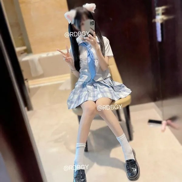 小苦瓜-推特萝莉福利姬[77P1V]