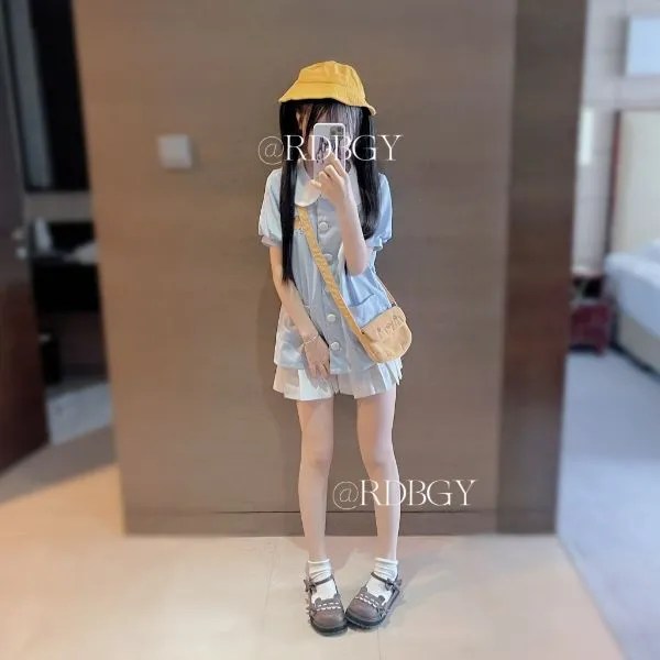 小苦瓜-推特萝莉福利姬[77P1V]