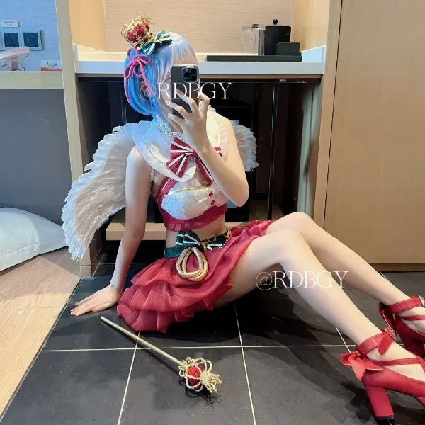 小苦瓜-推特萝莉福利姬[77P1V]