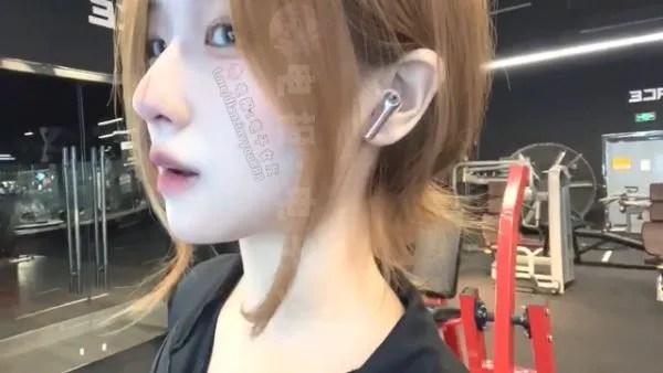 抖音何何子-15万粉丝巨乳御姐脸穴同框自慰，线下约啪金主爸爸17V1.79G