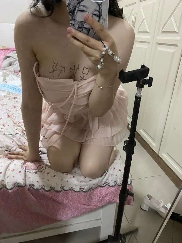 糖糖（tangtang_86） – 萝莉裸舞自慰合集[2P47V440MB]