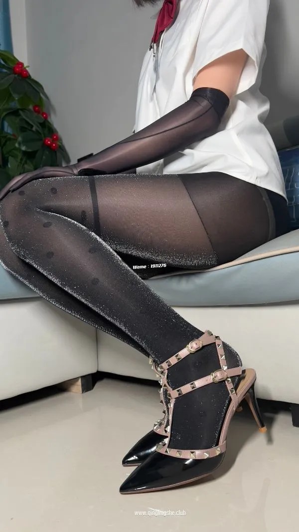 白龙猫女微密圈写真合集[14套]