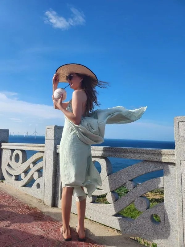 xiaoxin_064、lin lin-专注调教人妻大神把人妻当成母狗边游玩边操无套内射操尿了[18P1V635MB]