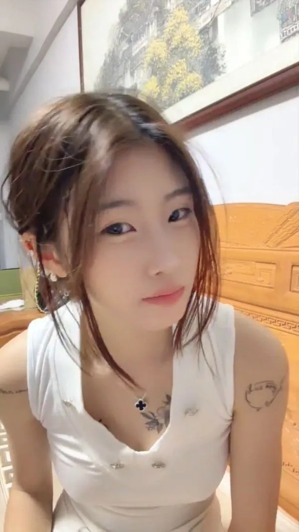 阿黑颜小母狗舞蹈女学生06年美少女-道具狂插自慰首次啪啪[6V2.72GB]
