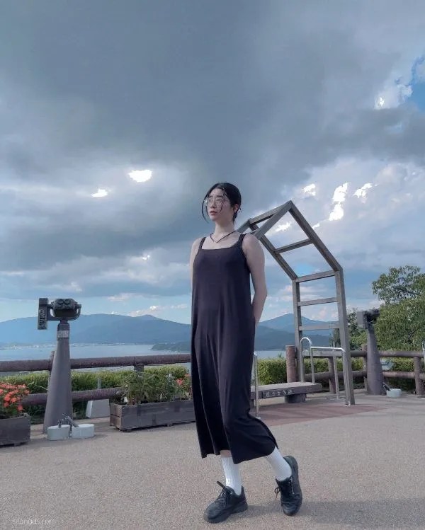 香港COS少女网红-Hieey.海爾陛下-9月帝国上尉会员福利[NPNV1.7G]