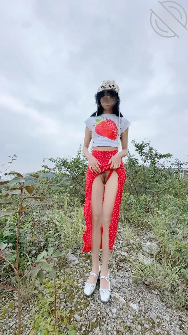 长腿女儿丽丽-10-27带女儿去工地野战打炮车震长腿女儿被操粉穴变黑洞改爆菊内射了[220MB]