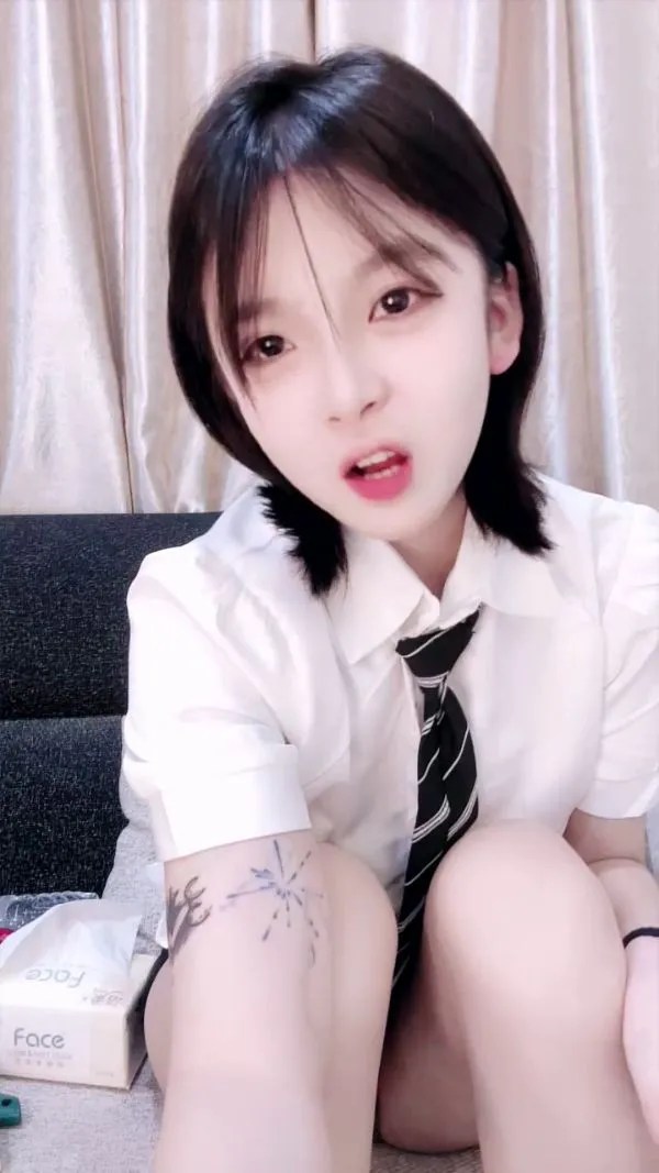 小艺同学-源源baby-多人淫声荡语终极梦想盛宴[3V2.85GB]