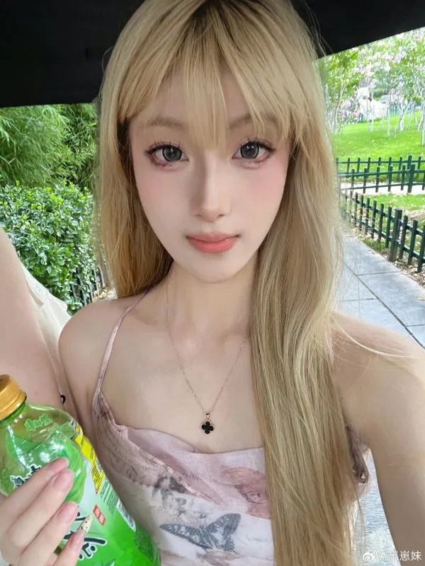 微博崽崽妹-山东潍坊渤海之眼摩天轮女主户外、摩天轮、KTV、厕所等各种场景乱啪[5.07GB]