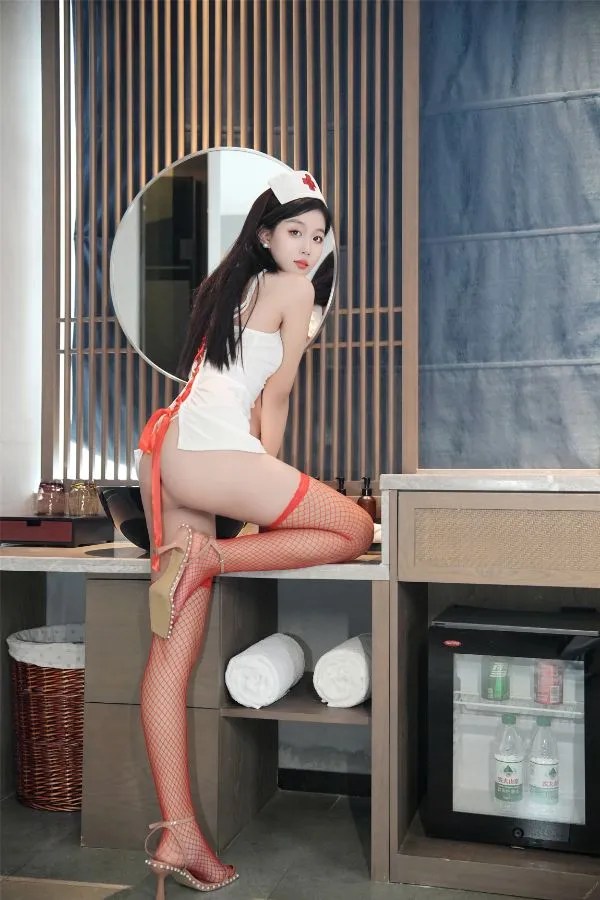 江念鱼-高价￥986内购无水印4套图[271P3.68G]