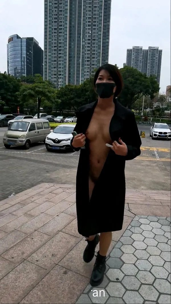 TonyJ和贝贝-屌炸天极品身材姐妹全裸逛商场[1.17GB]