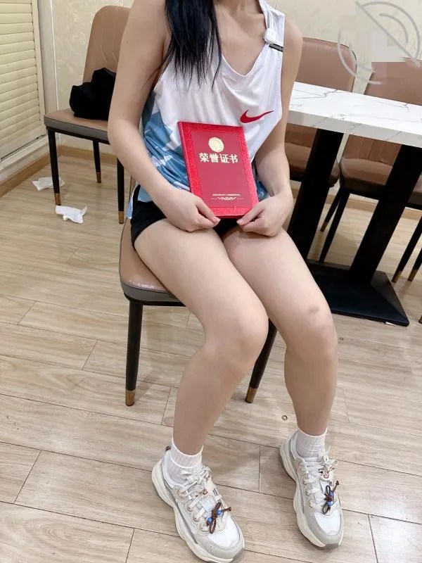 我是奶气草莓-大学运动会女儿得了第一名回家求我奖励阴茎明显感受到女儿阴道紧缩[375MB]