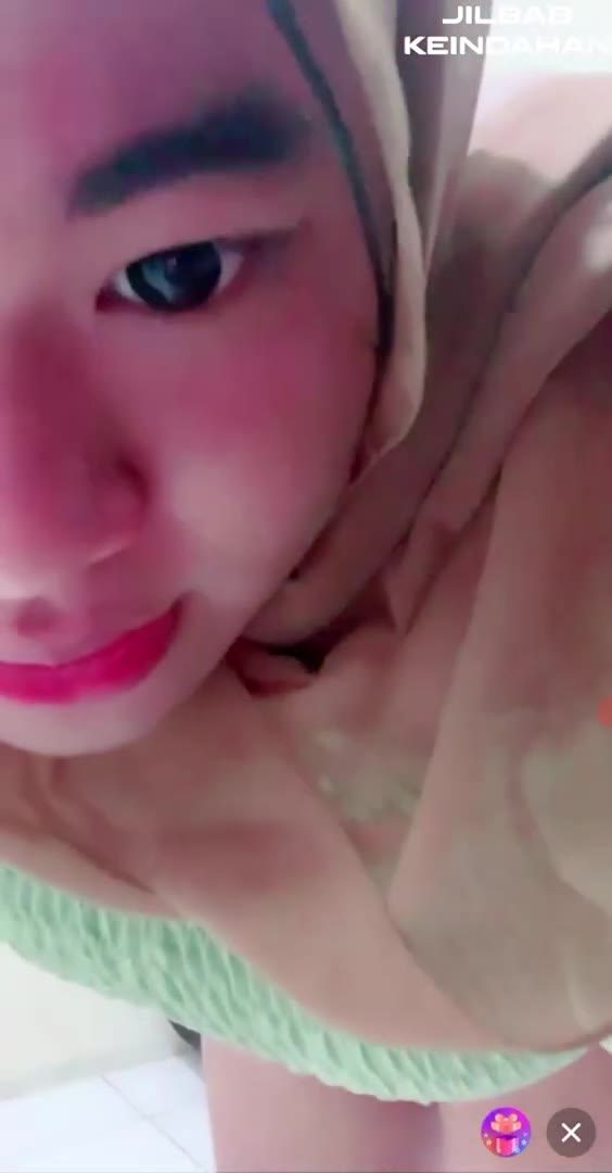 Bigo Live Jilbab Cantik Keindahan Semok Baju Ketat Celana Workout Gunung Beauty