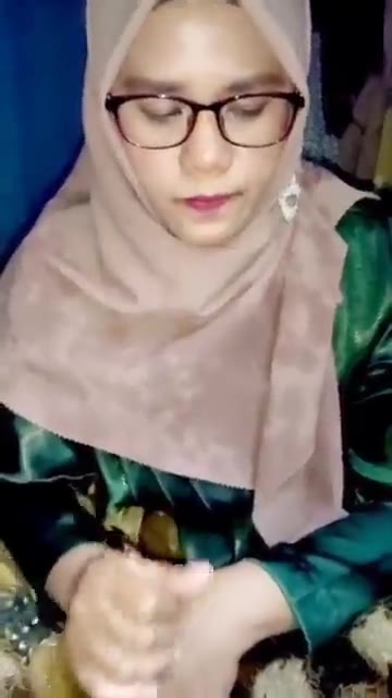 Tante Hijabers Cantik Sampe Bikin Crot Diperut