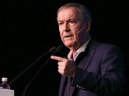 Schiaretti pide la renuncia de Adorni como jefe de Gabinete Schiaretti pide la renuncia de Adorni como jefe de Gabinete