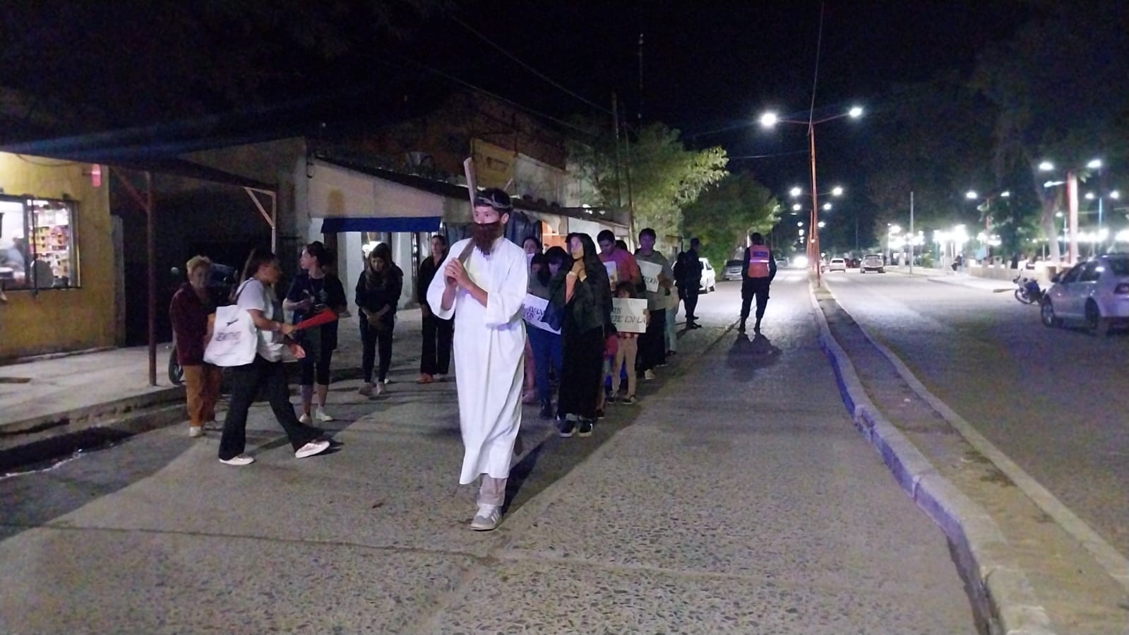 Viernes Santo: Via Crucis por las calles de Colonia Dora