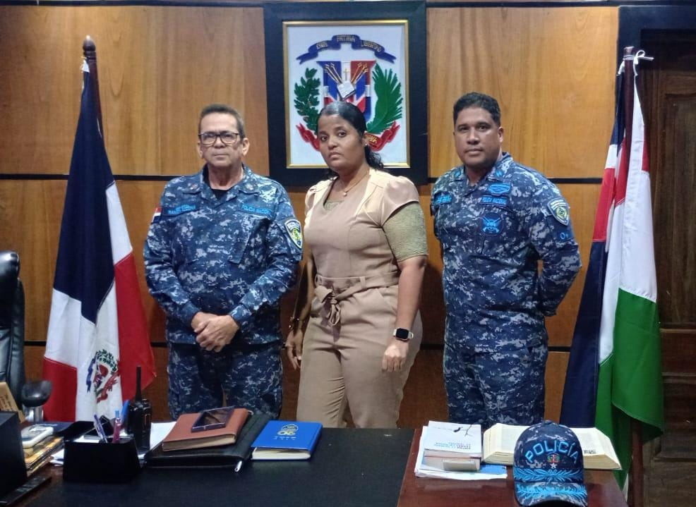 Director Regional Noroeste de la Policía recibe a nueva encargada de fundación Derechos Humanos Global en Mao