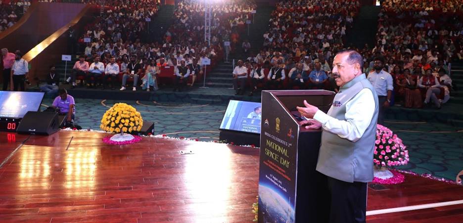 India Aims for the Moon: Dr. Jitendra Singh Reveals ‘Viksit Bharat 2047’ Announcement from Lunar Surface by 2040! India Aims for the Moon: Dr. Jitendra Singh Reveals ‘Viksit Bharat 2047’ Announcement from Lunar Surface by 2040!