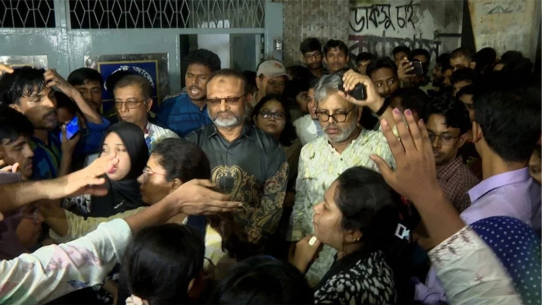 ঢাবির হলে সব ধরনের প্রকাশ্য ও গুপ্ত রাজনীতি নিষিদ্ধ : প্রক্টর