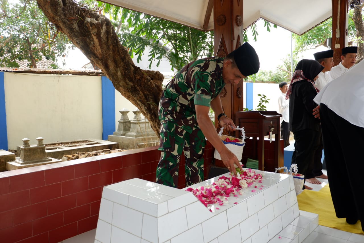 Ziarah Dalam Rangka Hari Jadi Kabupaten Karanganyar ke 102 –  Infodesanews.com |