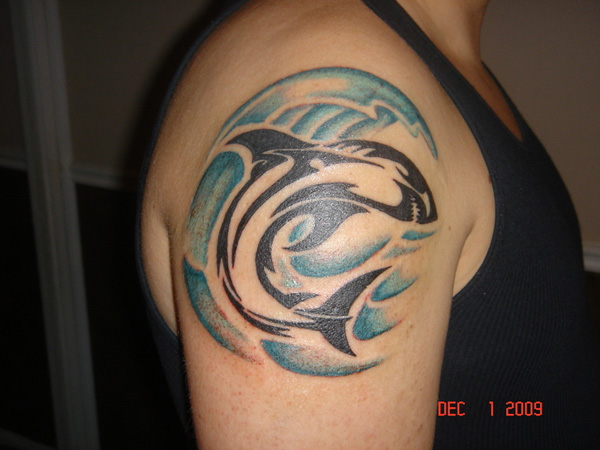 Integratr.com Body Tattoo Ideas: Upper Arm Shark Tattoo Design 450_x_600_jpg