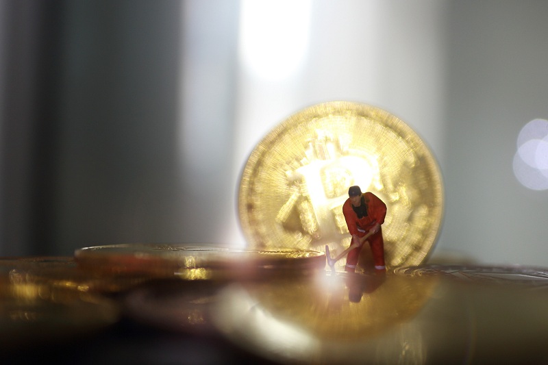 Bitcoin miners’ outflows pull bitcoin price below K