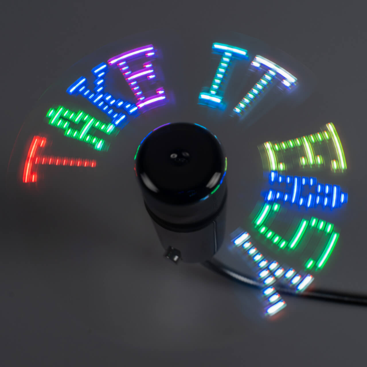 USB駆動式プログラマブルLEDファンライト（ミニバーサライタ） 製品紹介