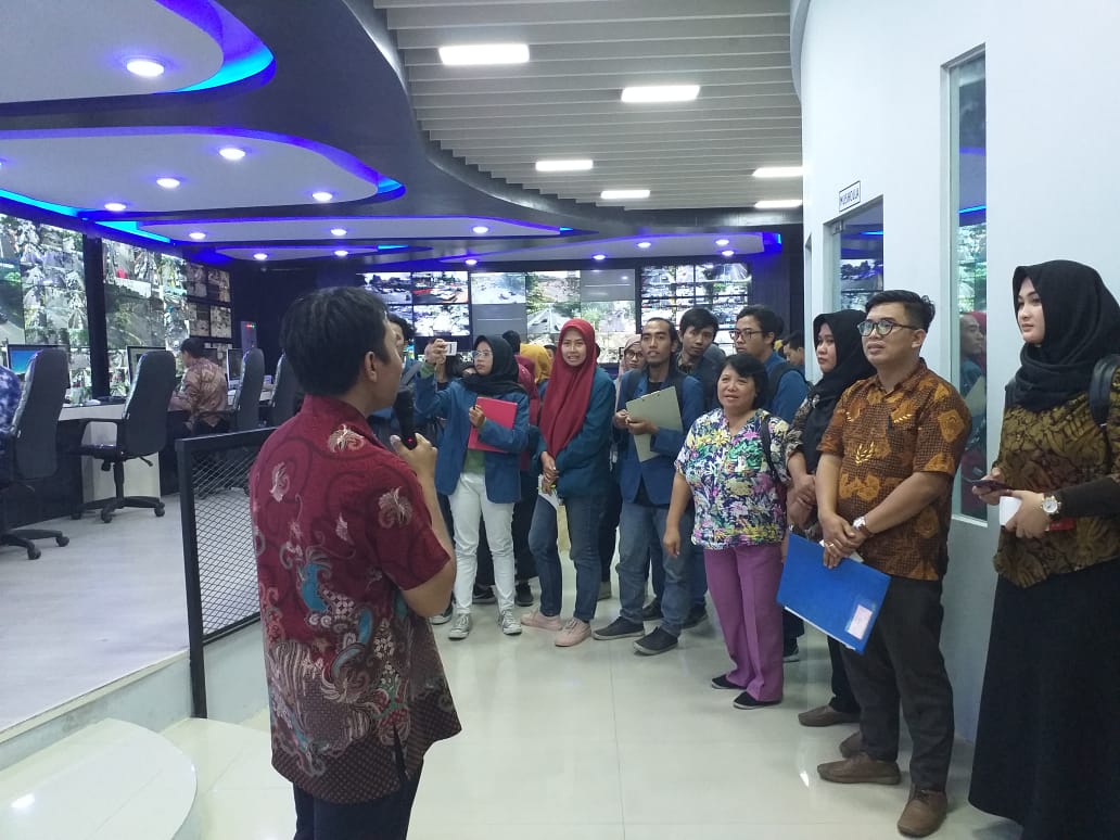 Kuliah Lapangan Jurusan Teknik Sipil - ITATS Institut Teknologi Adhi Tama  Surabaya