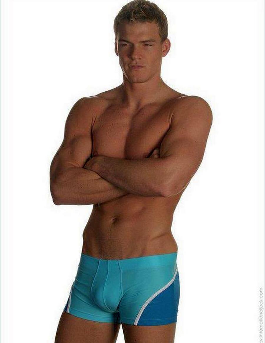 alan ritchson cock